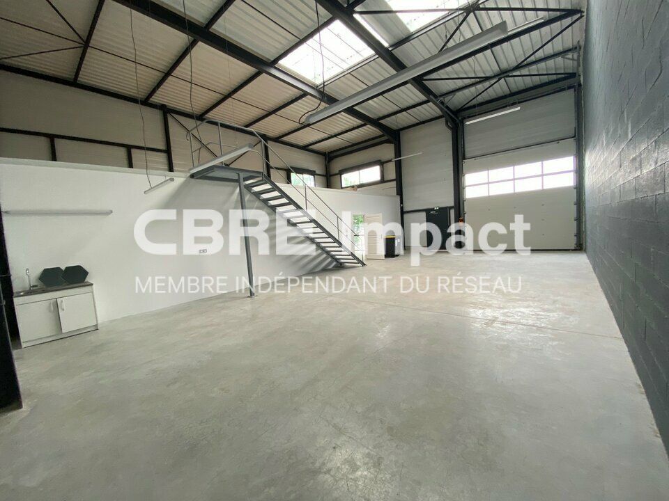 Location local d''activites 277 m² non divisibles