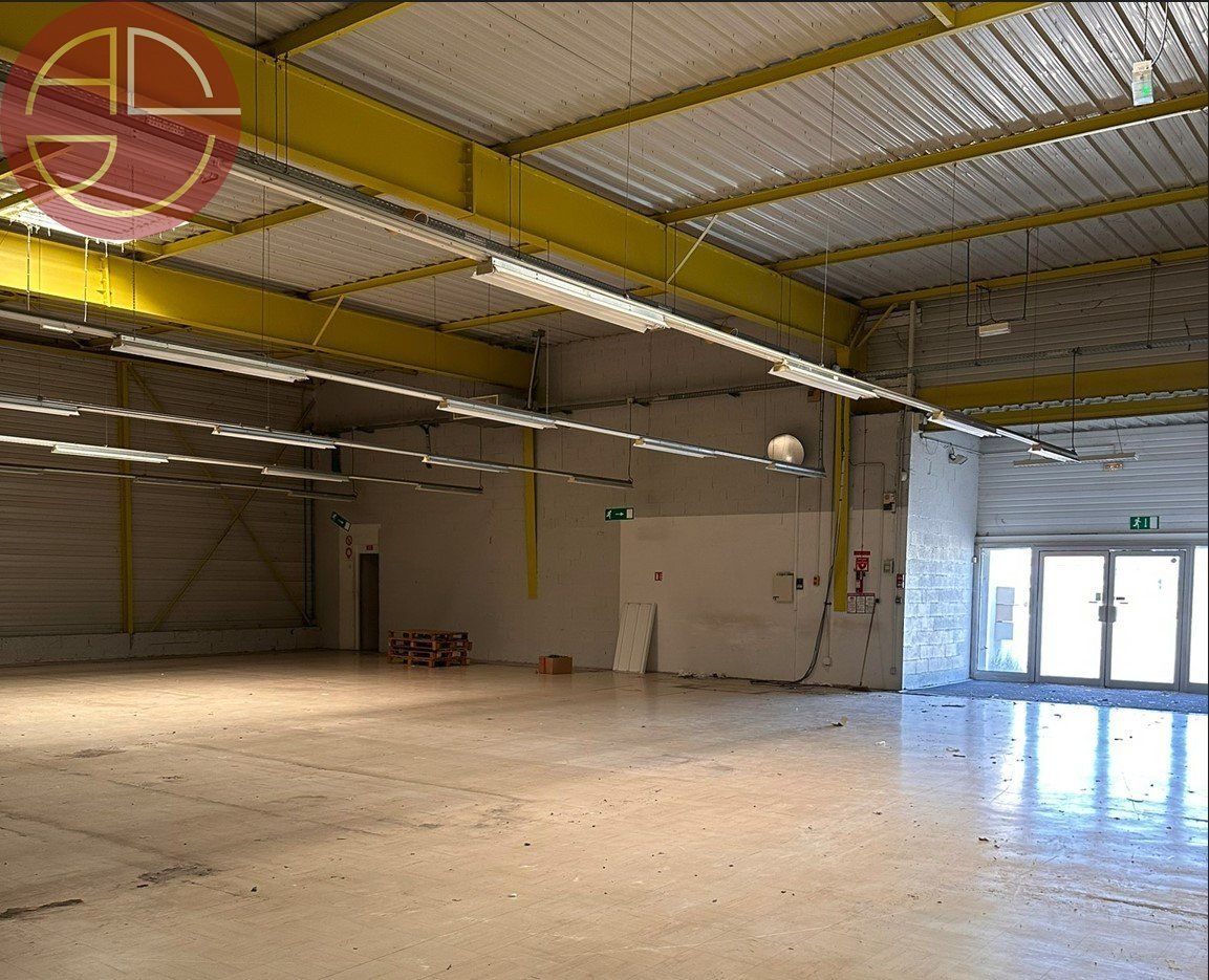 Vente local commercial 1296 m² à CASTELNAUDARY