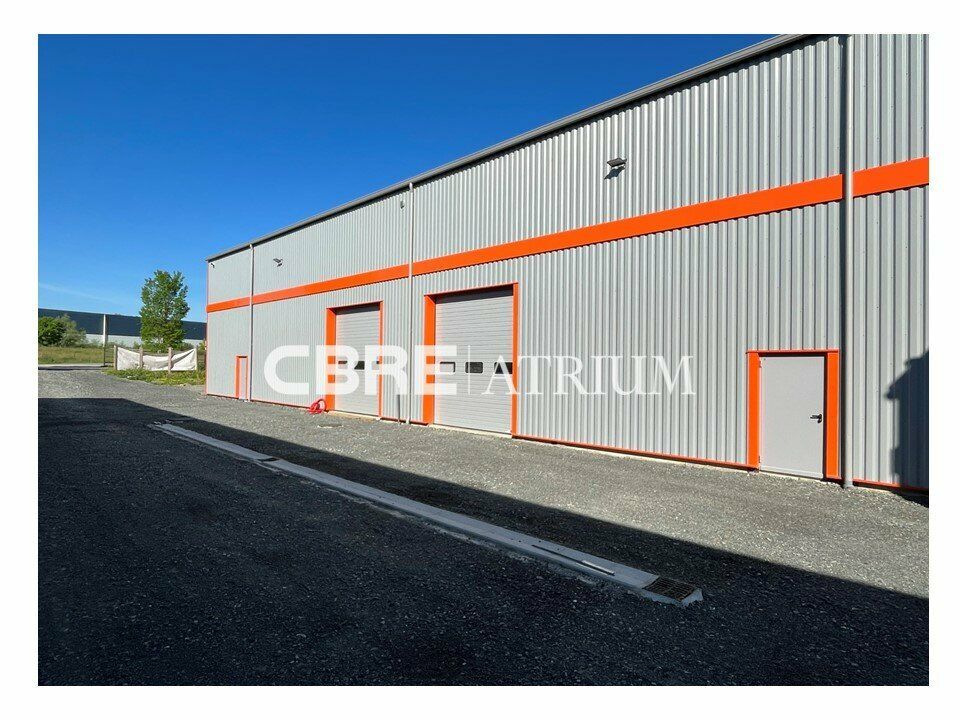 Local d'activité neuf 200m²