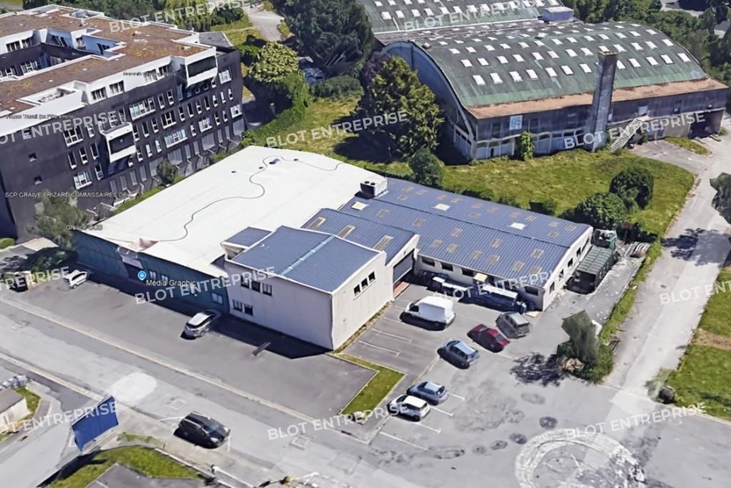 Vente entrepôts 1602 m² non divisibles