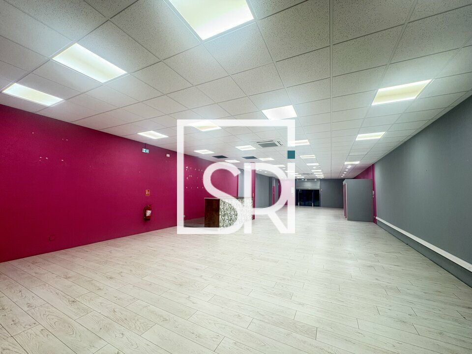 LOCATION LOCAL COMMERCIAL 187 M² - RETAIL PARK - 63370 LEMPDES