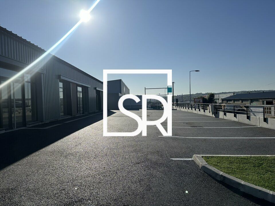  LOCATION LOCAL COMMERCIAL 140 m² DIVISIBLES - 03300 CUSSET 