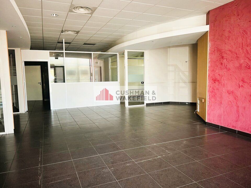 Location local commercial 219 m² non divisibles