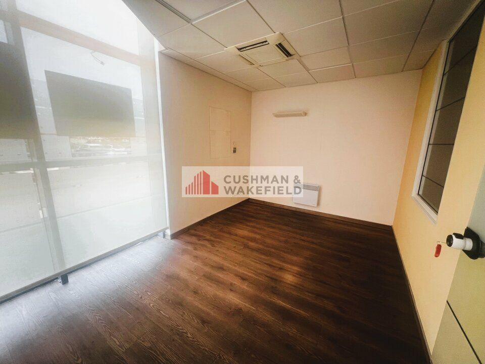 NIMES - LOCAL COMMERCIAL A LOUER