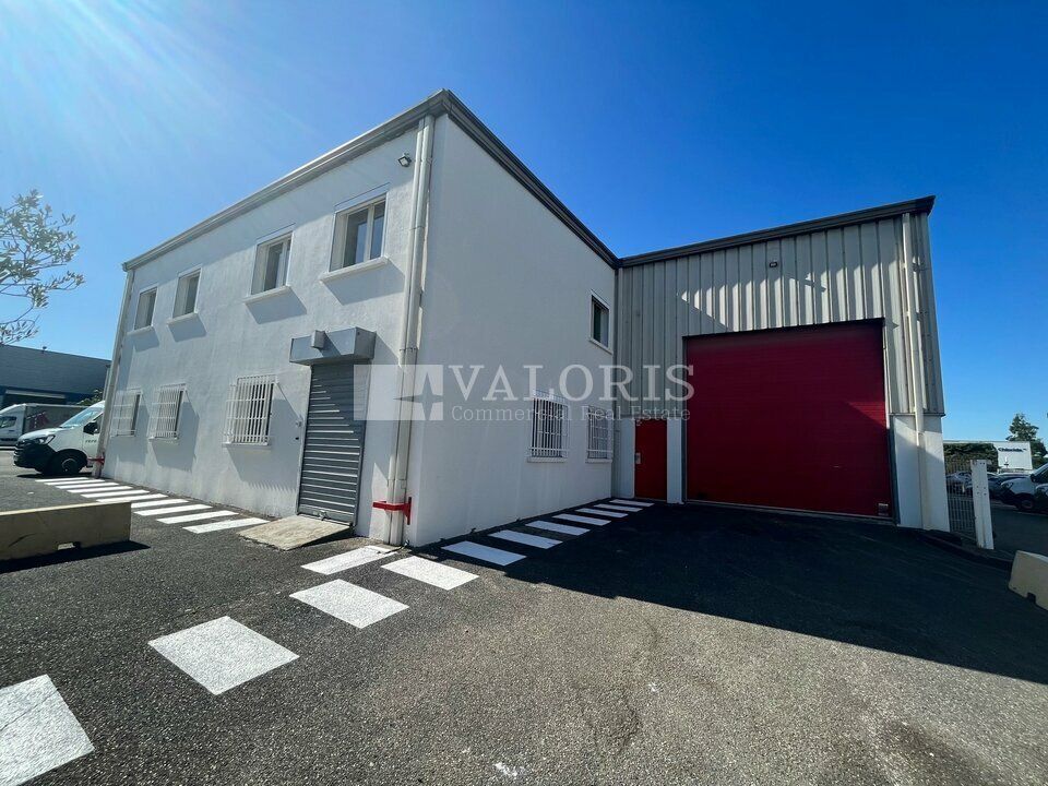 Location local d''activites 686 m² non divisibles