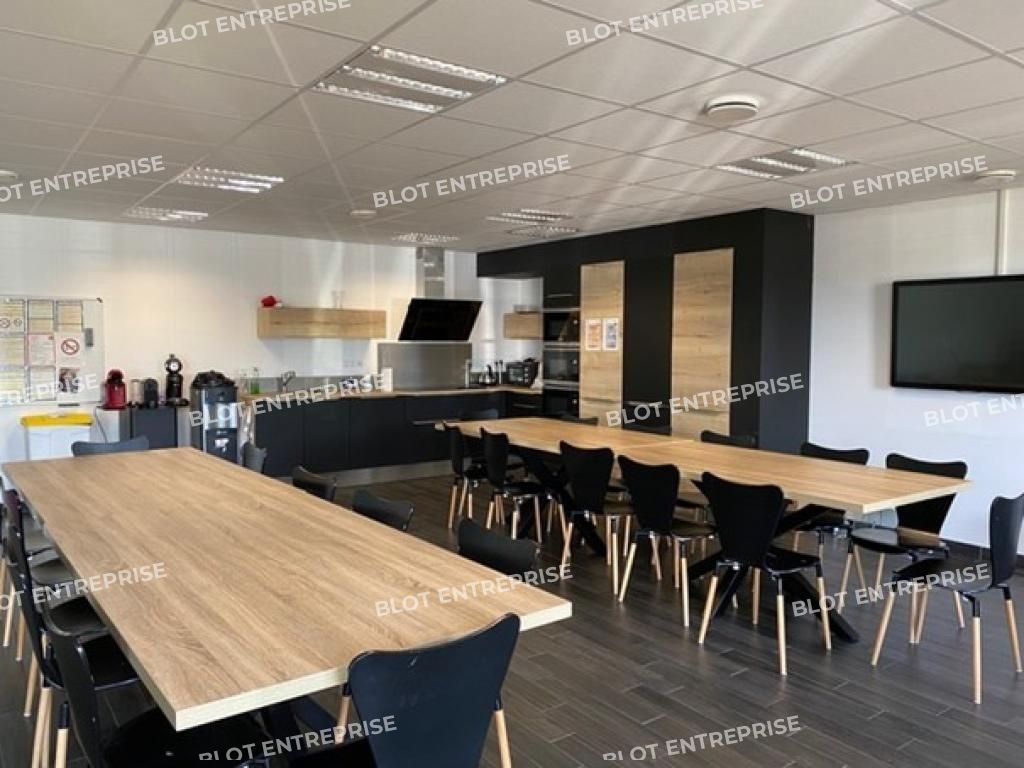 Location bureaux 1121 m² non divisibles