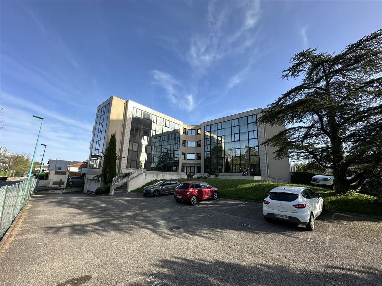 Location bureaux 1658 m² à Ecully