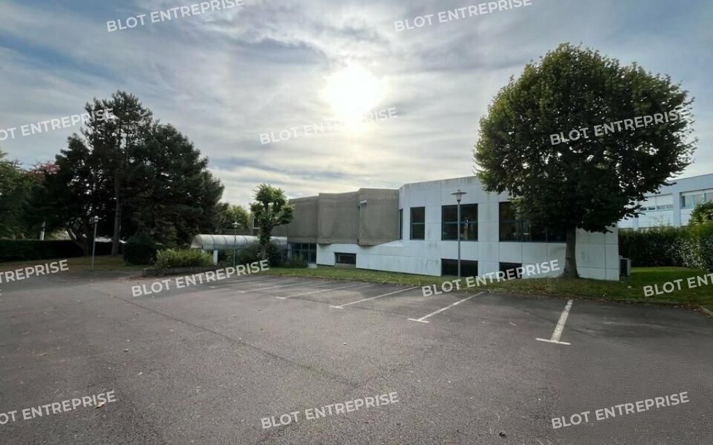 Location bureaux 1877 m² non divisibles