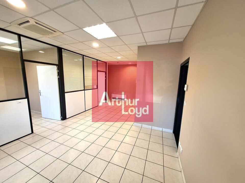 BUREAUX A LOUER AUBIERE 335m² AVEC STOCKAGE + 12 STATIONNEMENTS