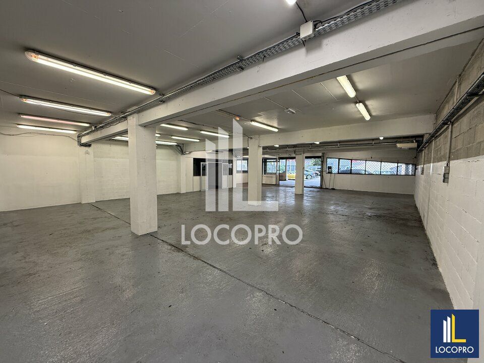Location local d''activites 400 m² non divisibles