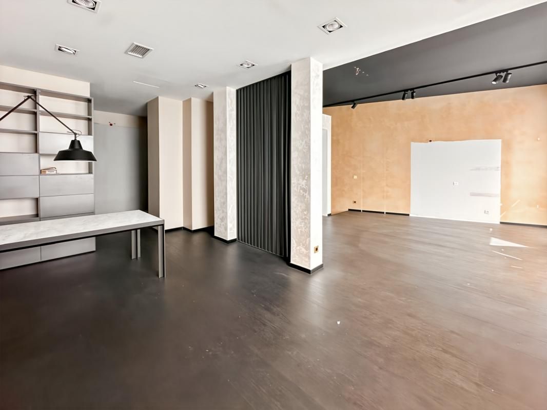 Location local commercial 102 m² non divisibles