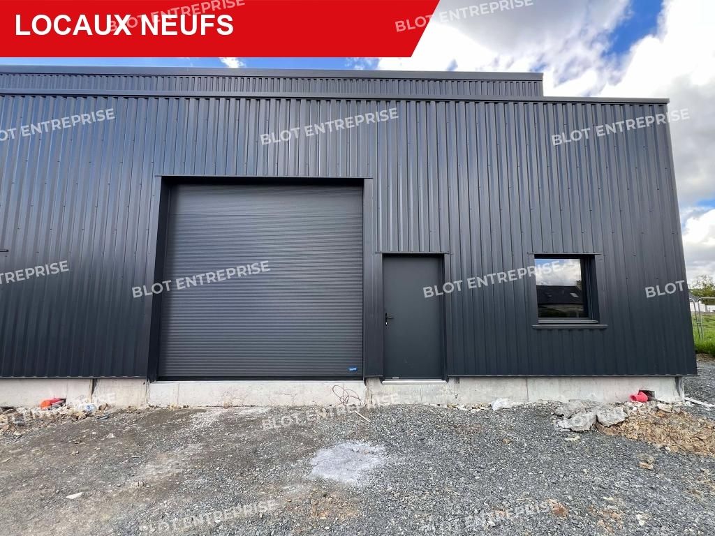 Location entrepôts 750 m² non divisibles