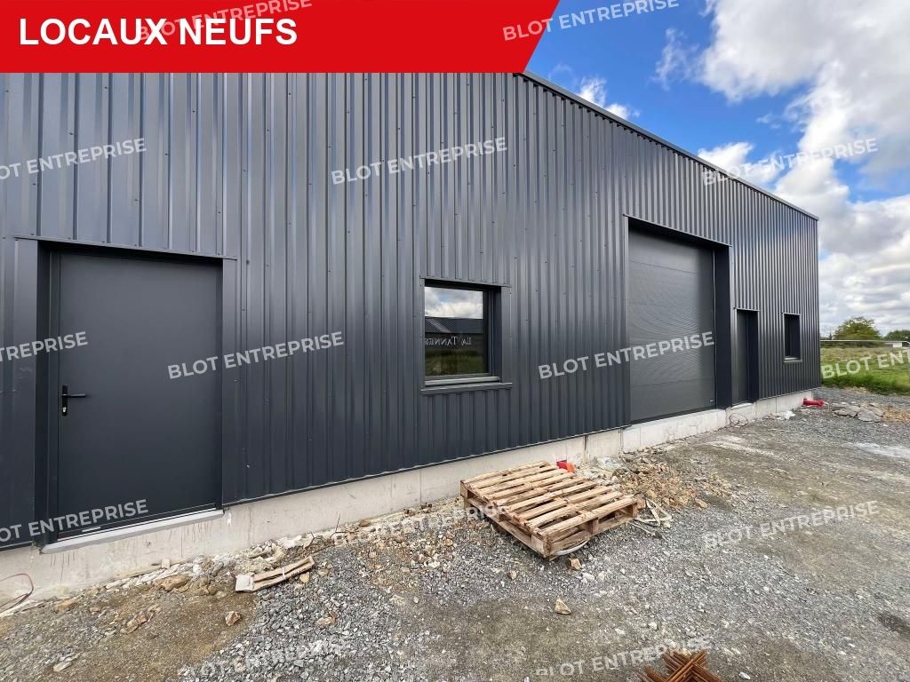 Location entrepôts 750 m² non divisibles