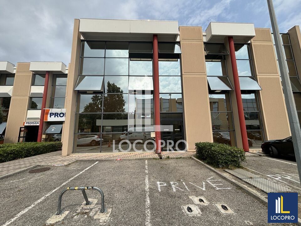 Location bureaux 114 m² non divisibles