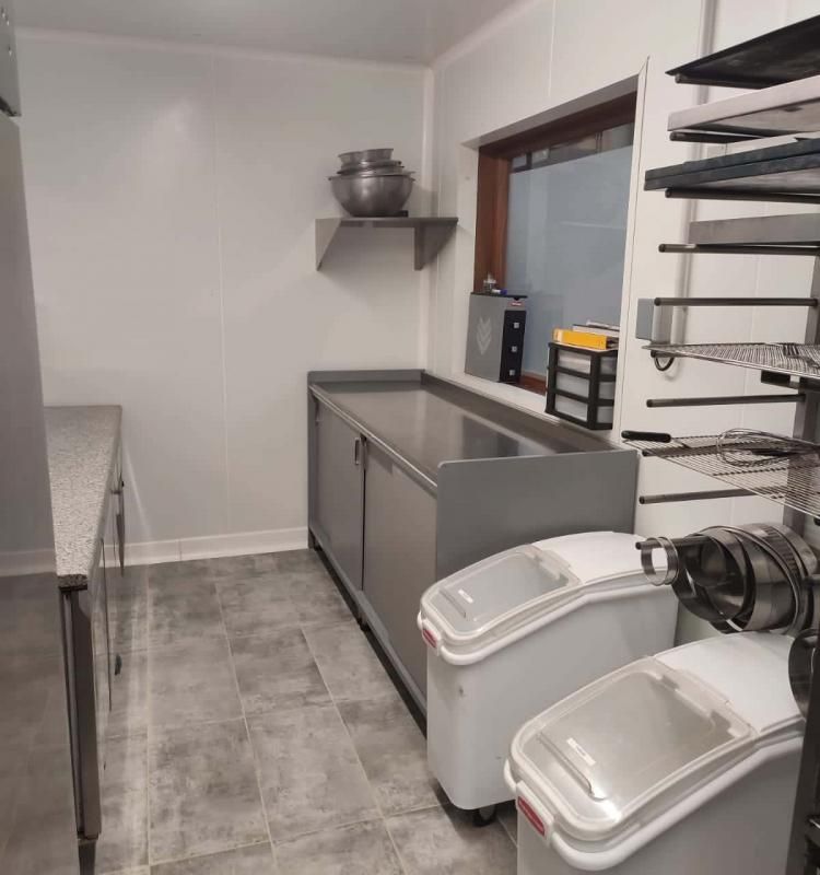 Location entrepôts 163 m² non divisibles