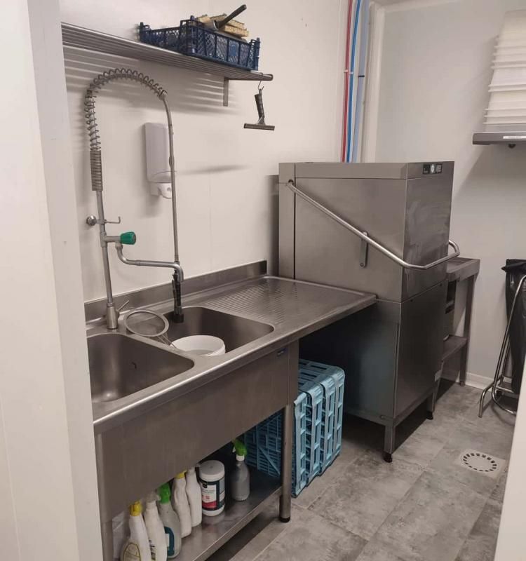 Location entrepôts 163 m² non divisibles