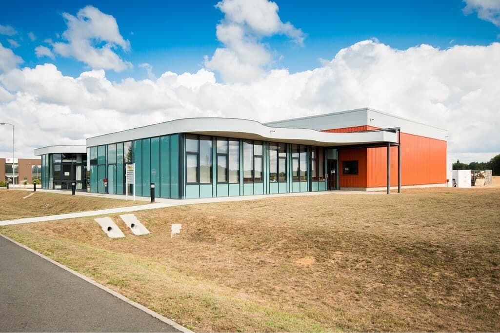 Location entrepôts 350 m² divisibles à partir de 200 m²