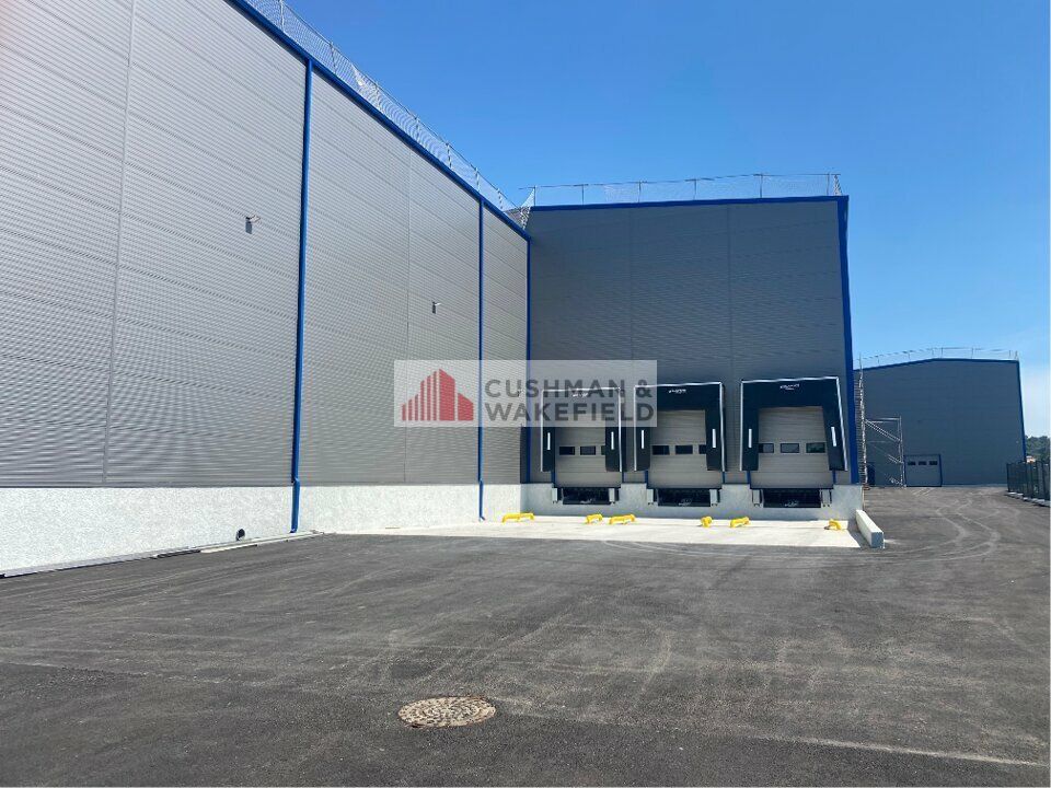 VAUVERT - ENTREPOT LOGISTIQUE A LOUER