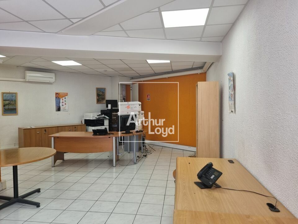 Belle visibilité sur rue passante