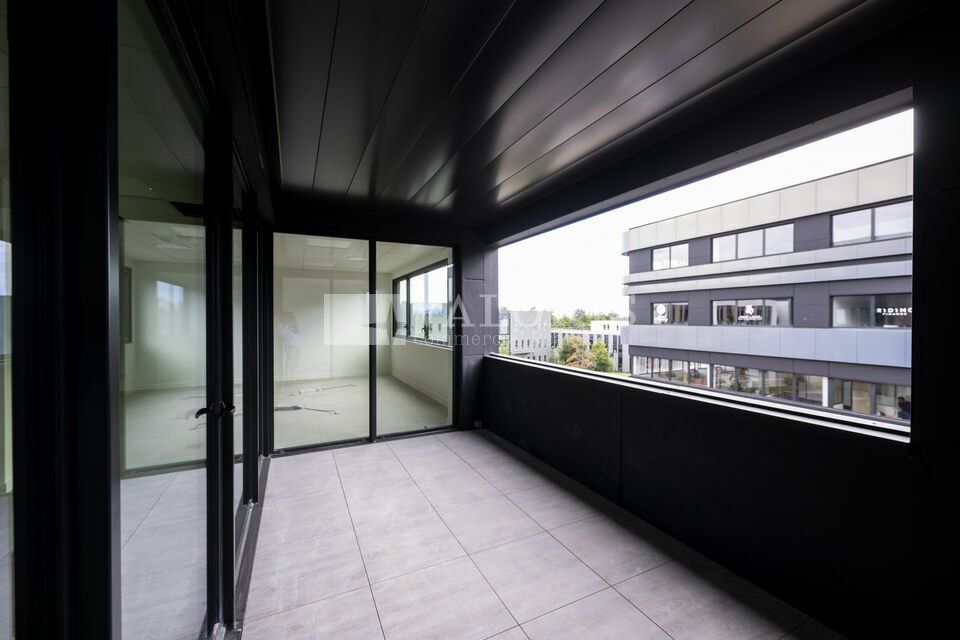 2606 m² pour ce bureaux en vente à Limonest