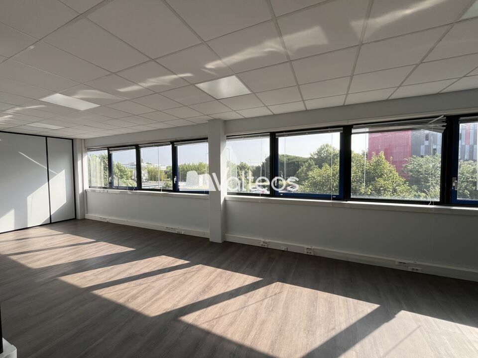 Location bureaux 102 m² non divisibles