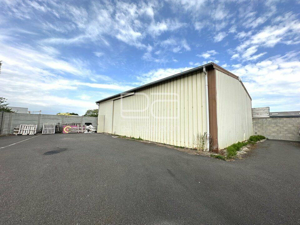 Location entrepot 150 m² non divisibles