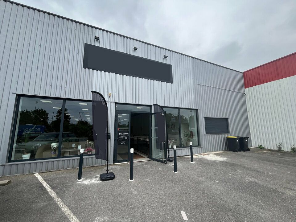 Location local commercial 630 m² non divisibles