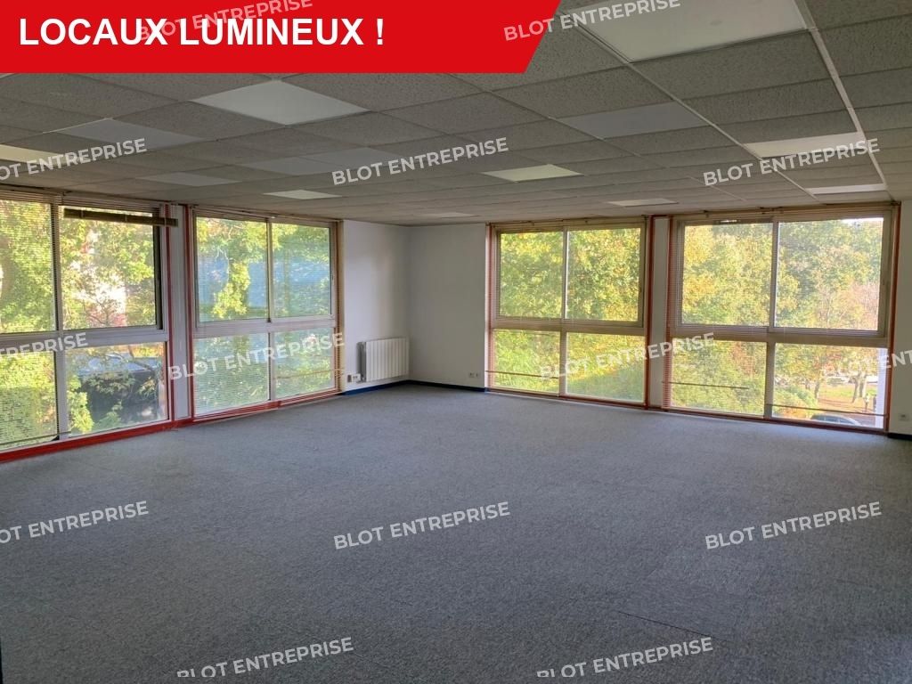 Location bureaux 240 m² non divisibles