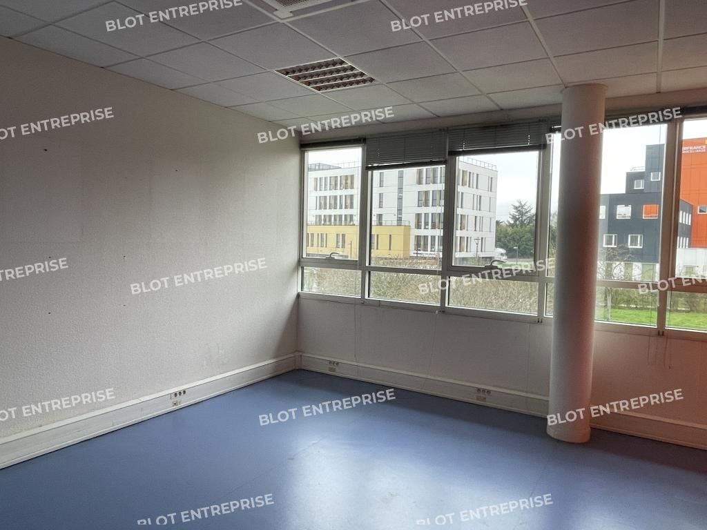 Location bureaux 450 m² non divisibles