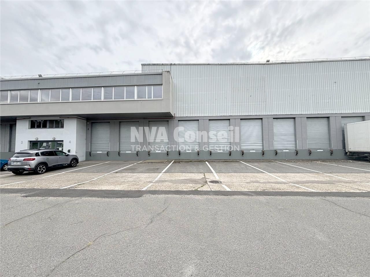 Location local d''activités 1393 m² à Herblay