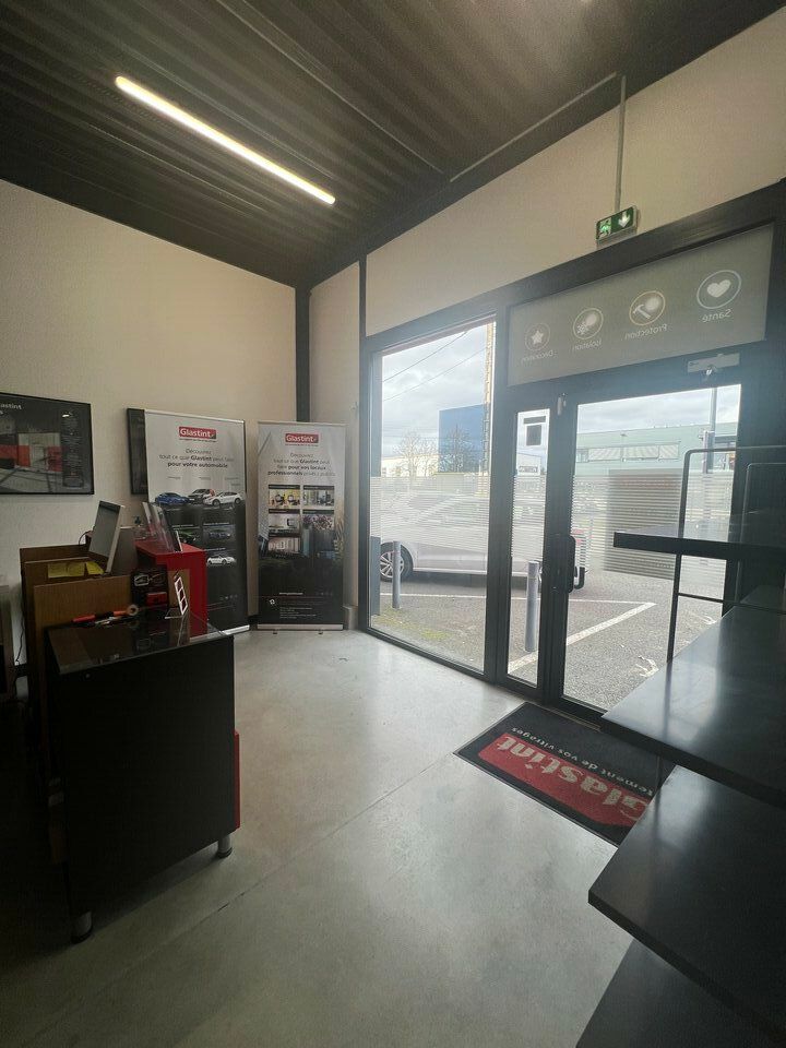 Location local d''activites 142 m² non divisibles