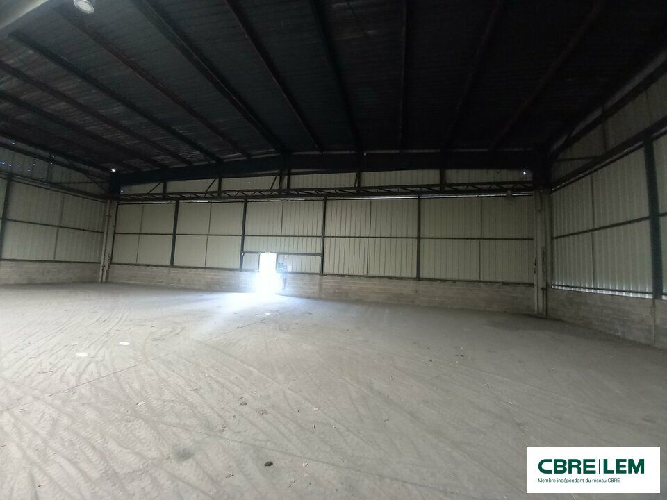 Location local d''activites 502 m² non divisibles