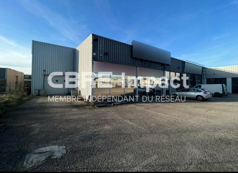 Location local commercial 885 m² non divisibles