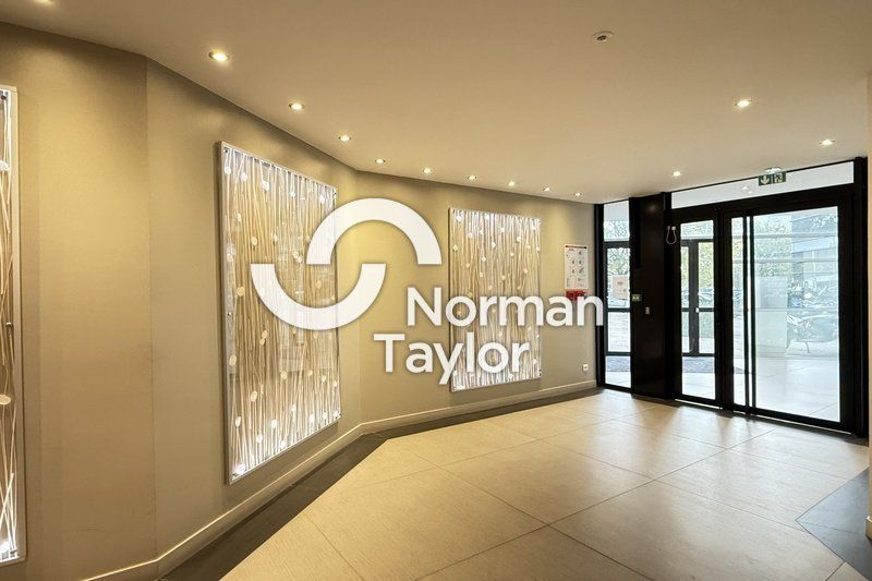 Location bureau - 206 m²