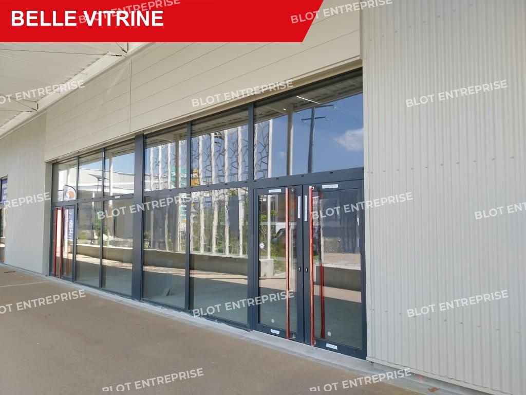 Vente local commercial 550 m² non divisibles