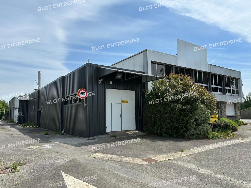 Vente entrepôts 3580 m² non divisibles