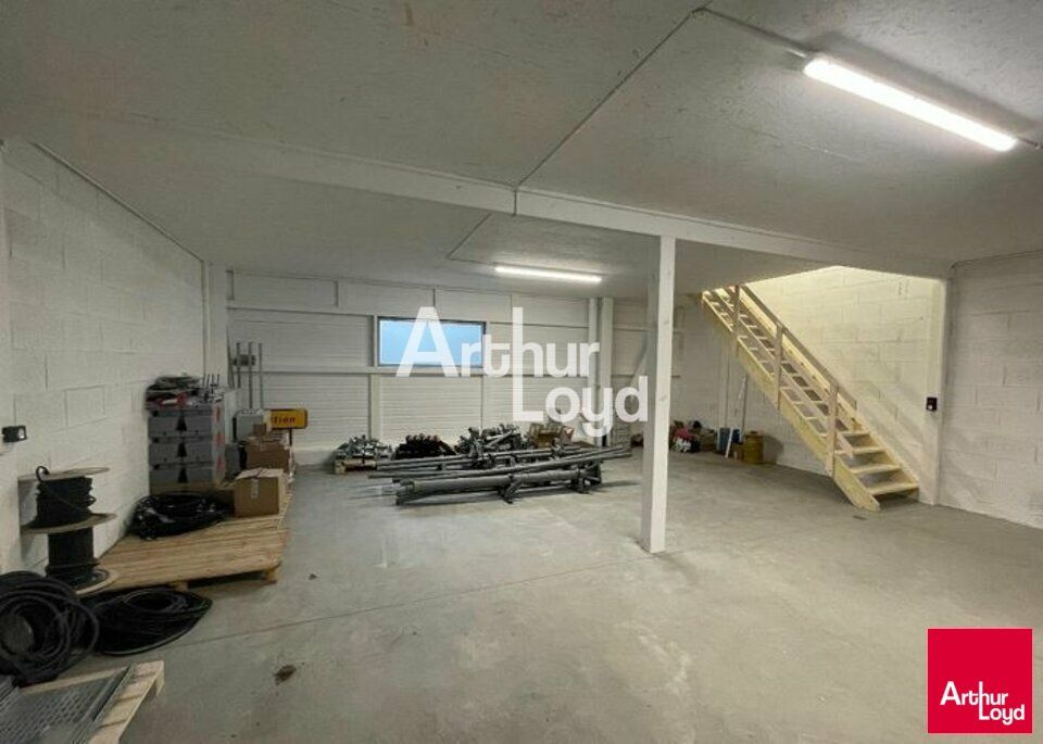 PACE - CELLULE D'ACTIVITES A LOUER - 210 M²