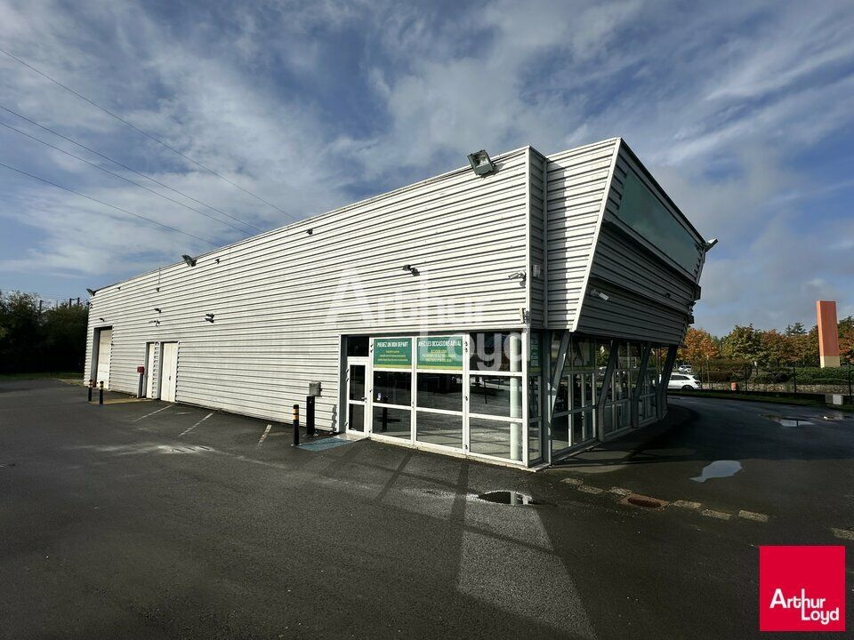 Location local d''activites 600 m² non divisibles