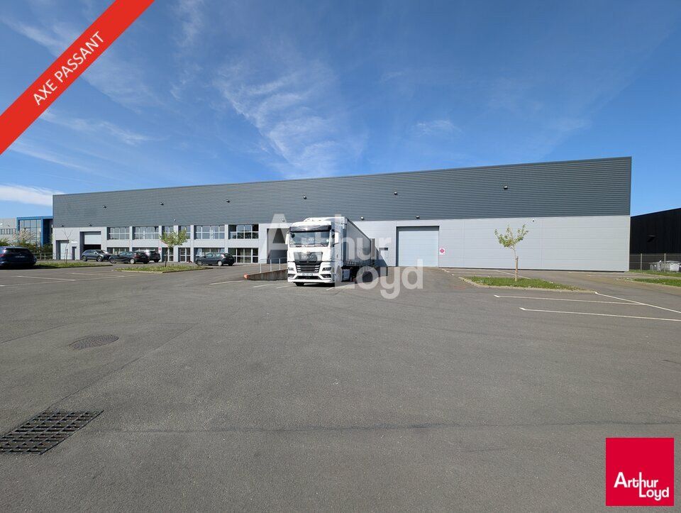 NOYAL CHATILLON SUR SEICHE - BATIMENT D'ACTIVITE A LOUER AVEC QUAIS - 3190 M²