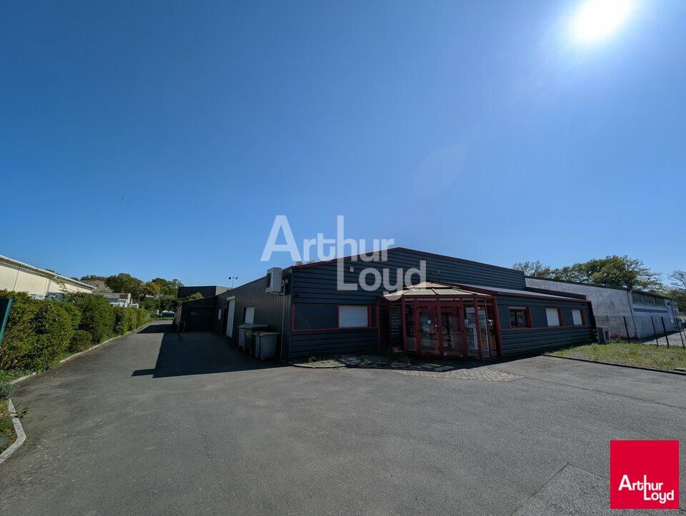 SAINT JACQUES DE LA LANDE - LOCAL D'ACTIVITE A LOUER - 900 M²