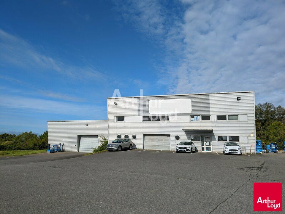Local d'activité avec grand foncier de 15000 m² sur l'axe Rennes-Nantes ! 