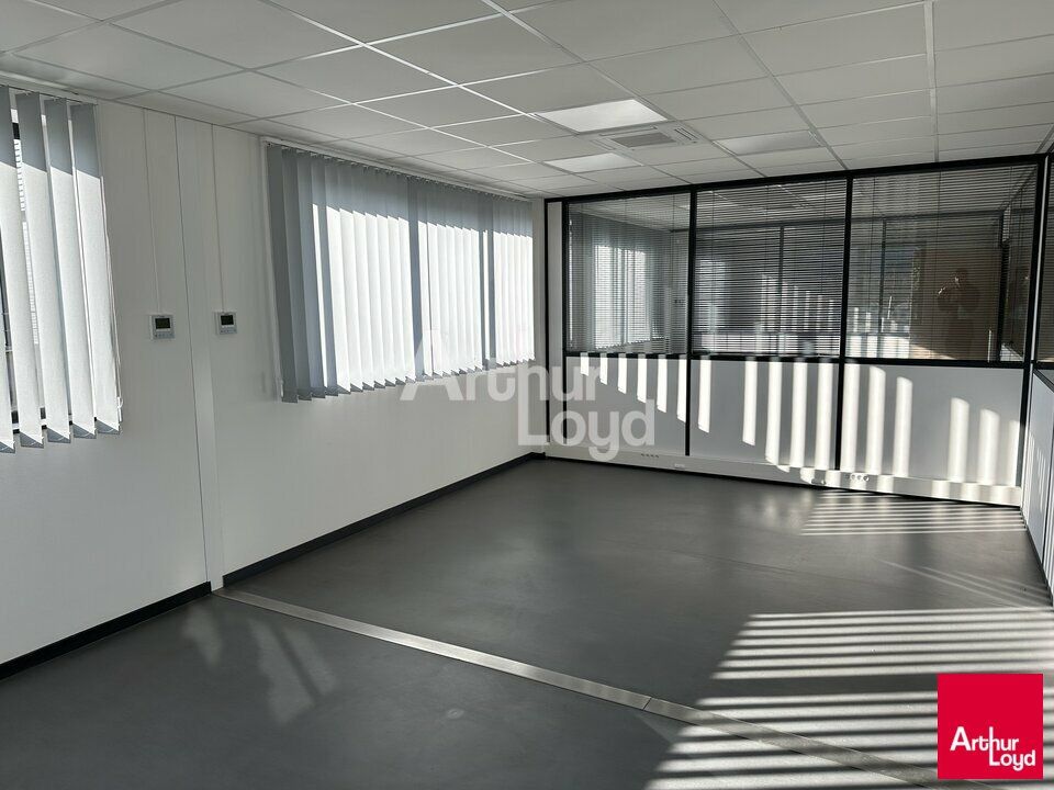 ENTREPOT QUALITATIF A LOUER A ST JACQUES DE LA LANDE !