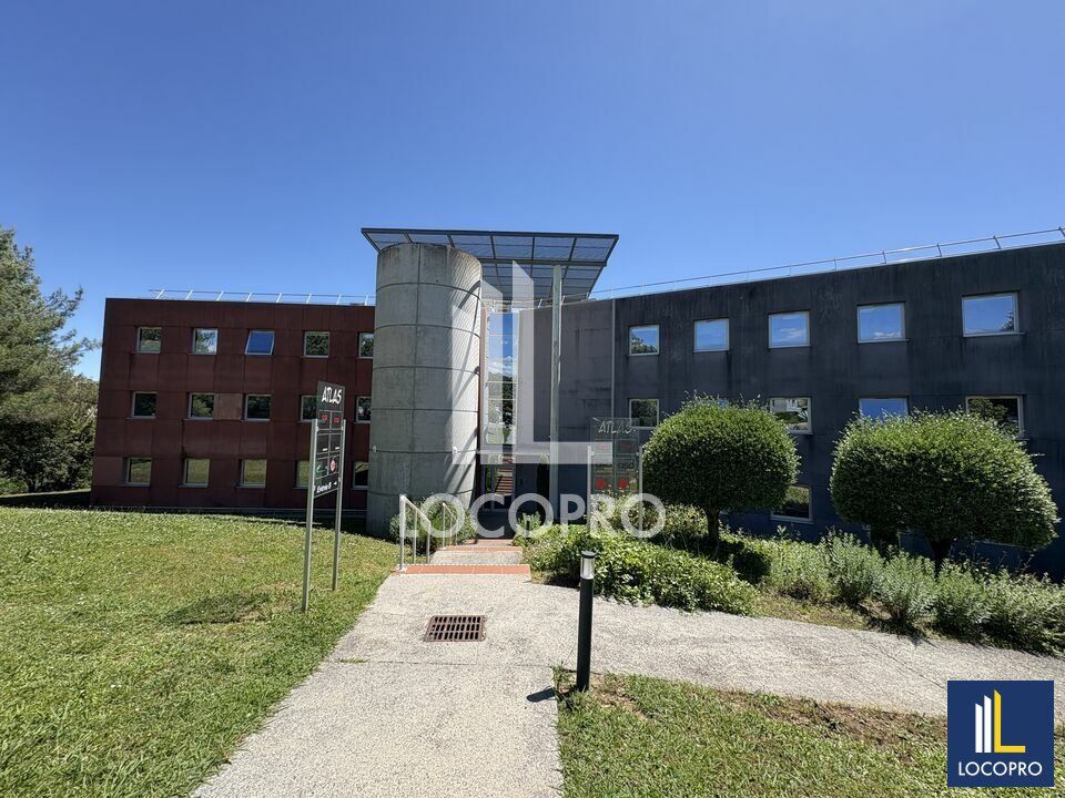 Location bureaux 588.63 m² divisibles à partir de 150.63 m²