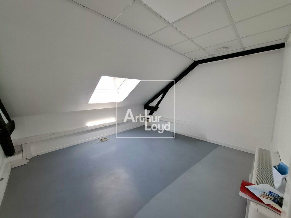 BUREAUX - Gare - Climatisation - Accès PMR