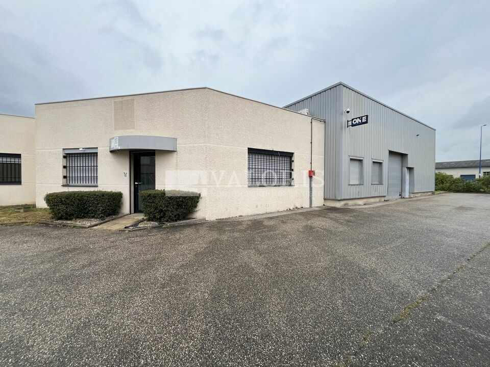 Location local d''activites 235 m² non divisibles