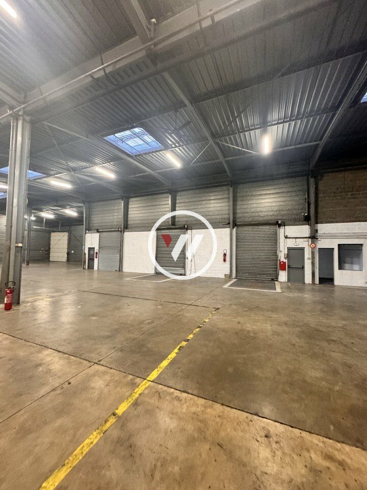 Location entrepot 2280 m² non divisibles