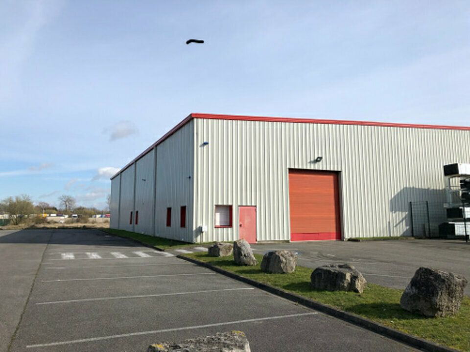 Location entrepot 600 m² non divisibles