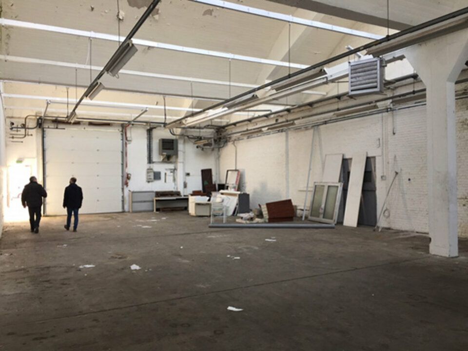 Location local d''activites 330 m² non divisibles