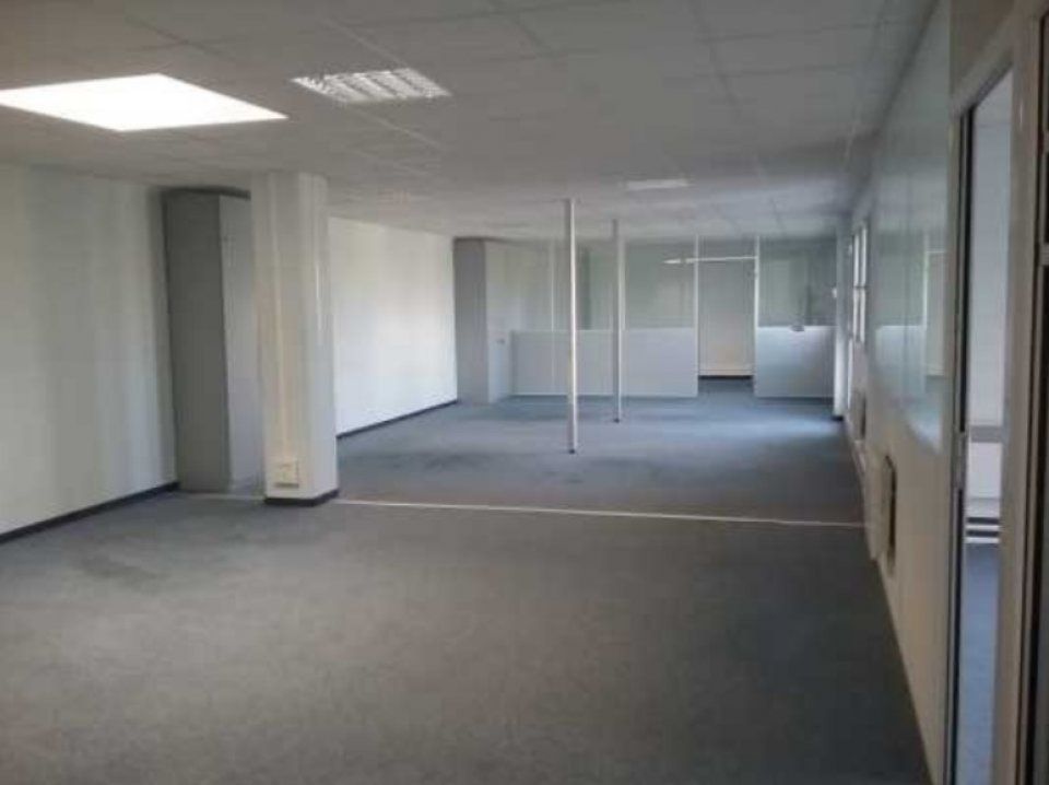 Location bureaux 300 m² divisibles à partir de 150 m²