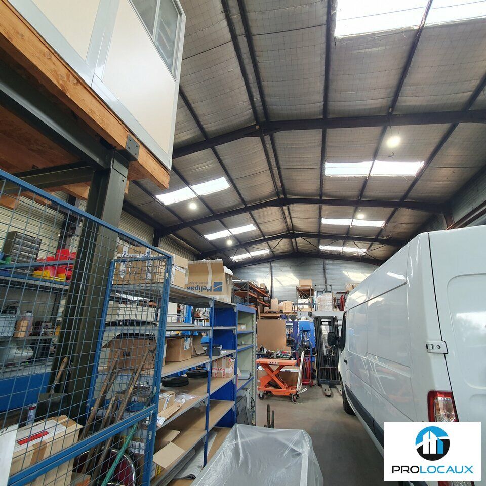 Location local d''activites 600 m² non divisibles